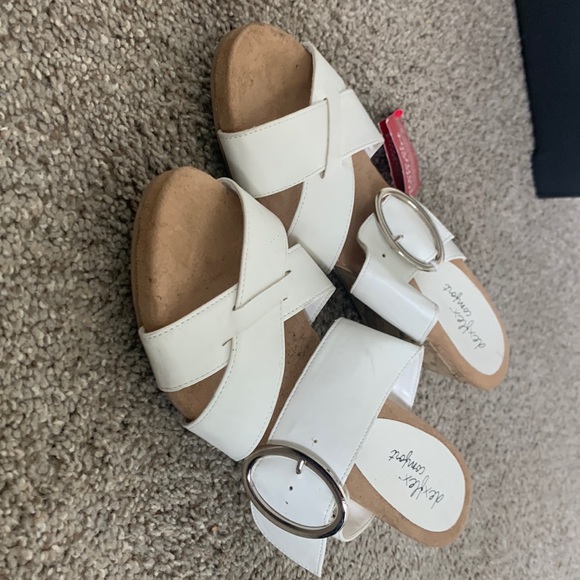 dexflex comfort Shoes - Tan and white not used new never worn